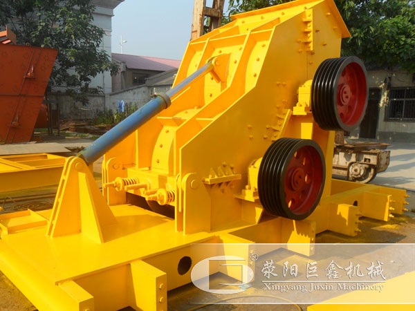 雙轉(zhuǎn)子制沙機液壓裝置展示 雙轉(zhuǎn)子制沙機液壓裝置展示