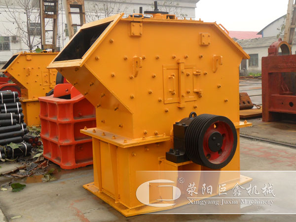 1007反擊式制沙機存貨區(qū)展示圖 1007反擊式制沙機存貨區(qū)展示圖