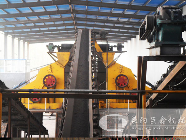 雙轉子破碎機客戶現(xiàn)場