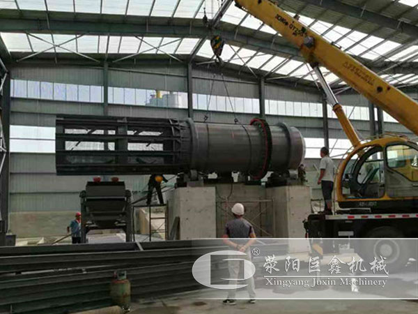 時(shí)產(chǎn)100噸機(jī)制砂滾筒洗石機(jī)安裝現(xiàn)場